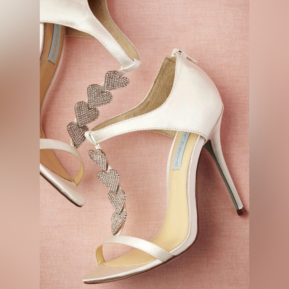 BHLDN Betsey Johnson satin dancing heart bridal shoes 8